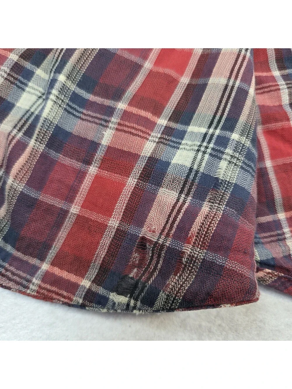 Levis Mens Large Red Blue Plaid Flannel Western Pearl Snap Rodeo Work Shirt FLAW